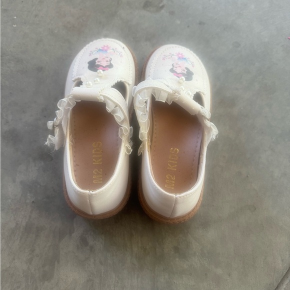 Snowwhite Barbie Shoes for Girl - Picture 2 of 3